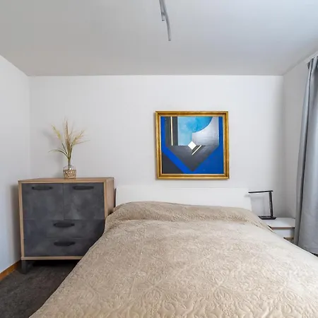 Moebliertes Rum i privatbostad *