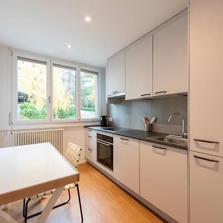 Moebliertes 홈스테이 *