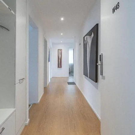 Moebliertes 홈스테이 *