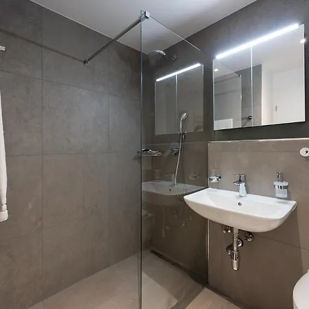 Rum i privatbostad Moebliertes Bern