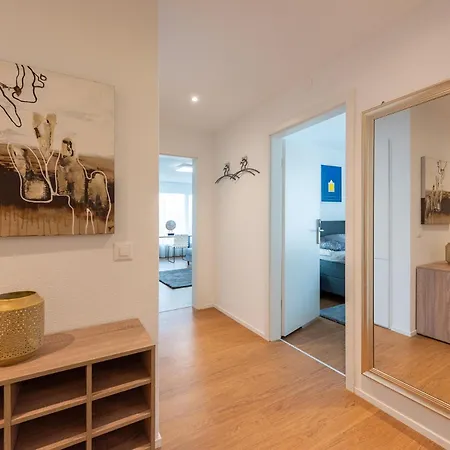 Moebliertes 홈스테이 *